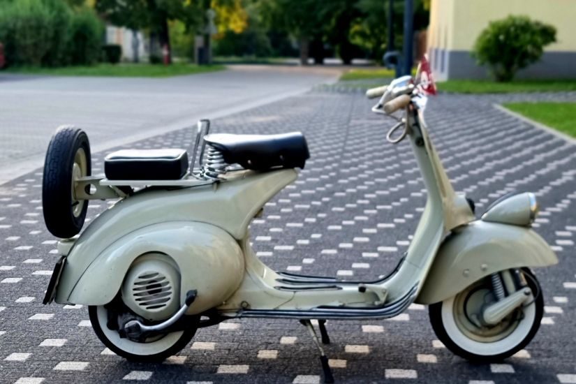 Vespa 125 V33 Faro Bass, 1953